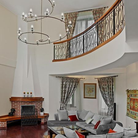 Wine Cellar Villa With Beautiful Garden In Sinaia - Busteni Poiana Tapului Esterno foto