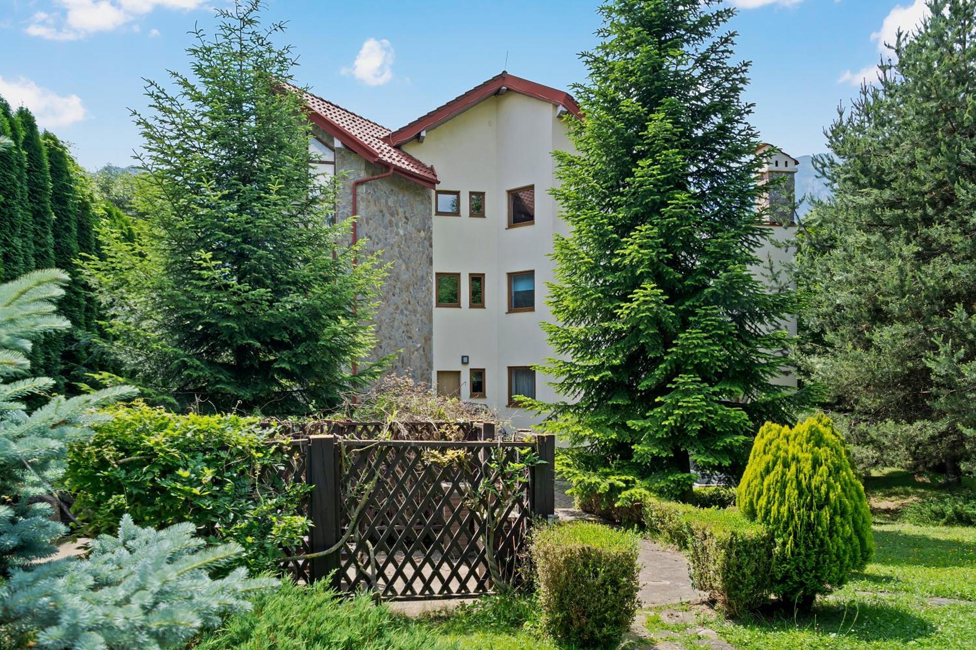Wine Cellar Villa With Beautiful Garden In Sinaia - Busteni Poiana Tapului Esterno foto